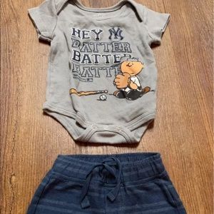 New York Yankees Peanuts Outfit